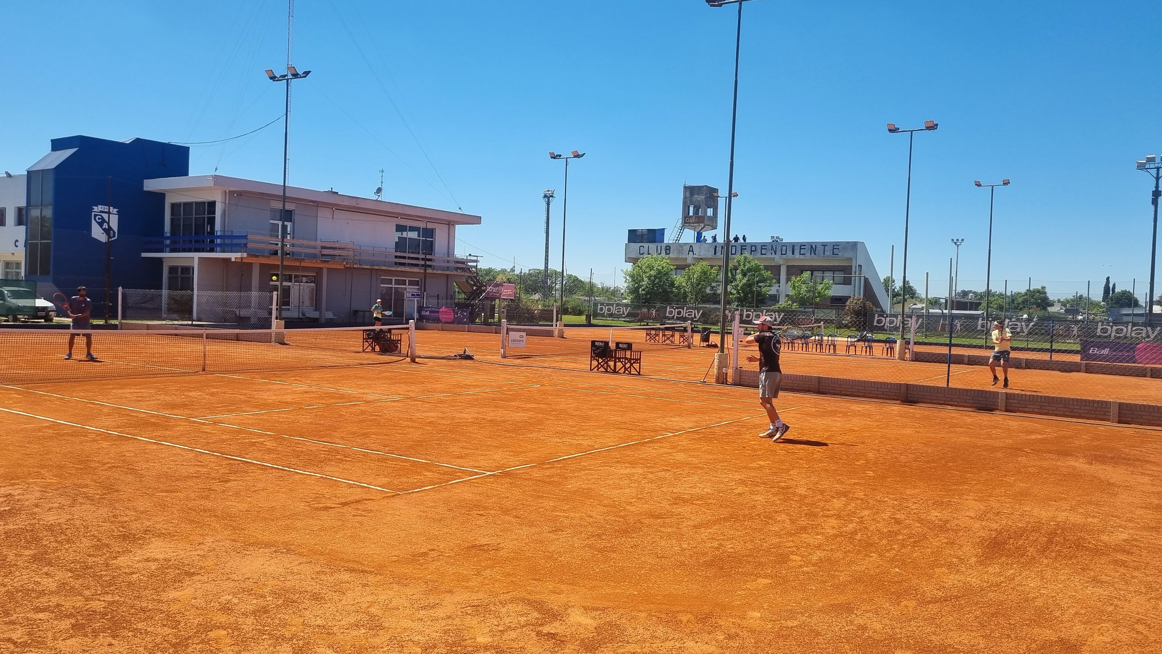 Clay Tennis Bolívar